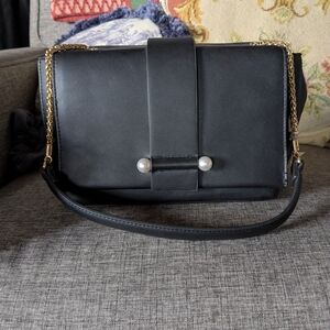 Elegant Spacious And Stylish Black Shoulder Bag
